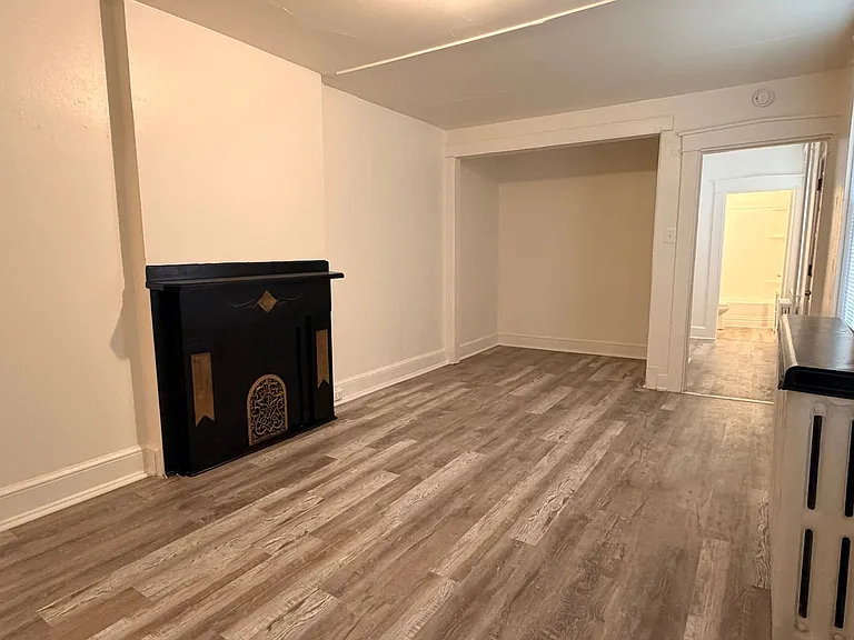 142 S Prince St — Photo 2