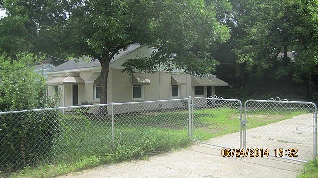 2nd image of 3921 Hickory Ave