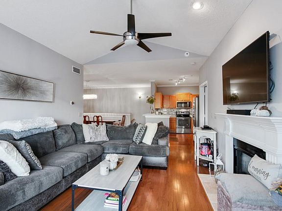 3rd image of 410 Vinings Forest Cir SE