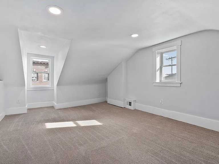 1515 Arch St — Photo 26