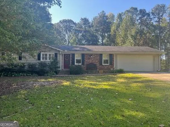 7131 Banks Mill Rd, Douglasville, GA 30135