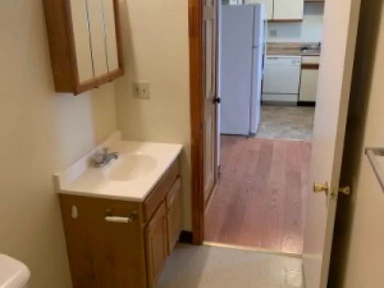 31 Willow St #2 — Photo 4