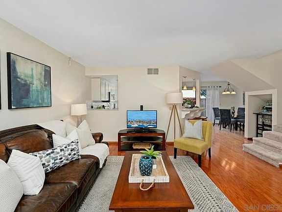 2nd image of 2077 Haller St