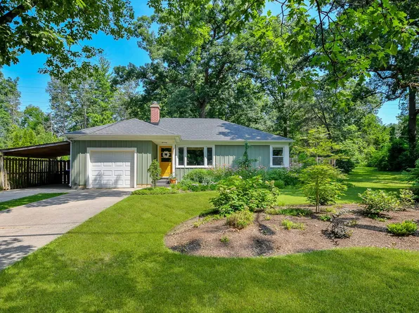431 Oakwood Dr, Geneva, IL 60134
