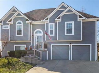 20641 W 201st St, Spring Hill, KS 66083