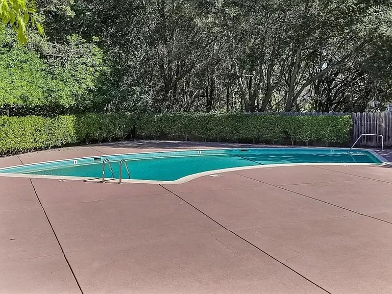 7100 Rainbow Dr #7 — Photo 13