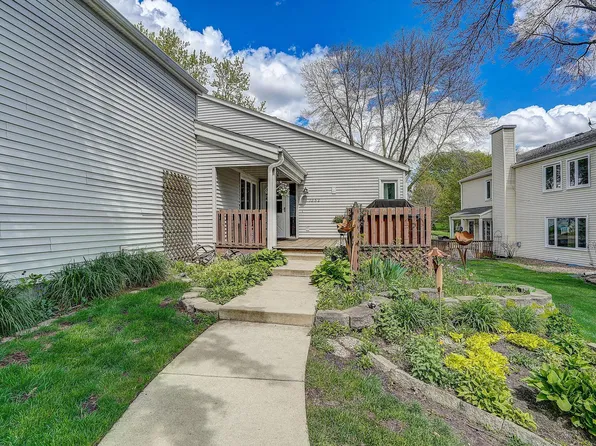 7352 Landau Dr, Bloomington, MN 55438