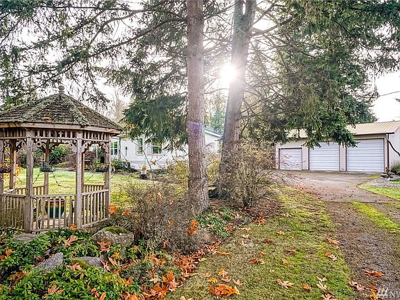 2nd image of 3610 S East Camano Dr