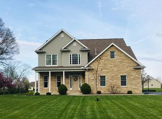 96 E Back Bay Rd, Bowling Green, OH 43402