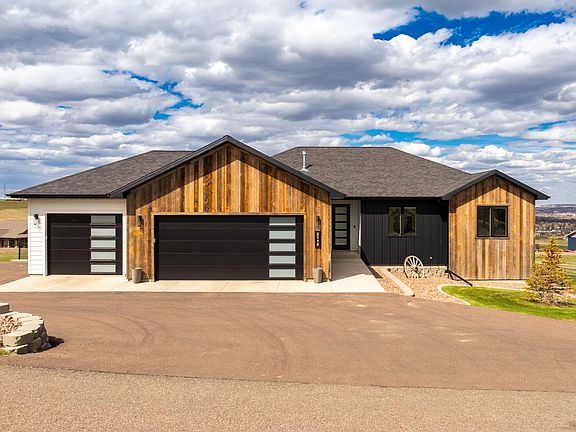 2nd image of 2115 Larkspur Ln