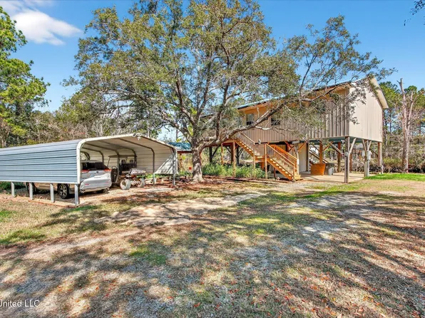 10008 Willow St, Bay Saint Louis, MS 39520