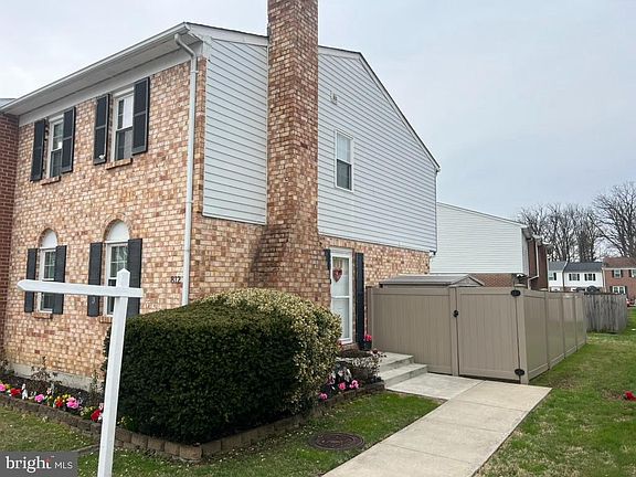 2nd image of 812 Corktree Rd #812