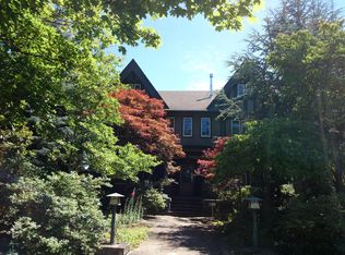 2722 Broadway E, Seattle, WA 98102