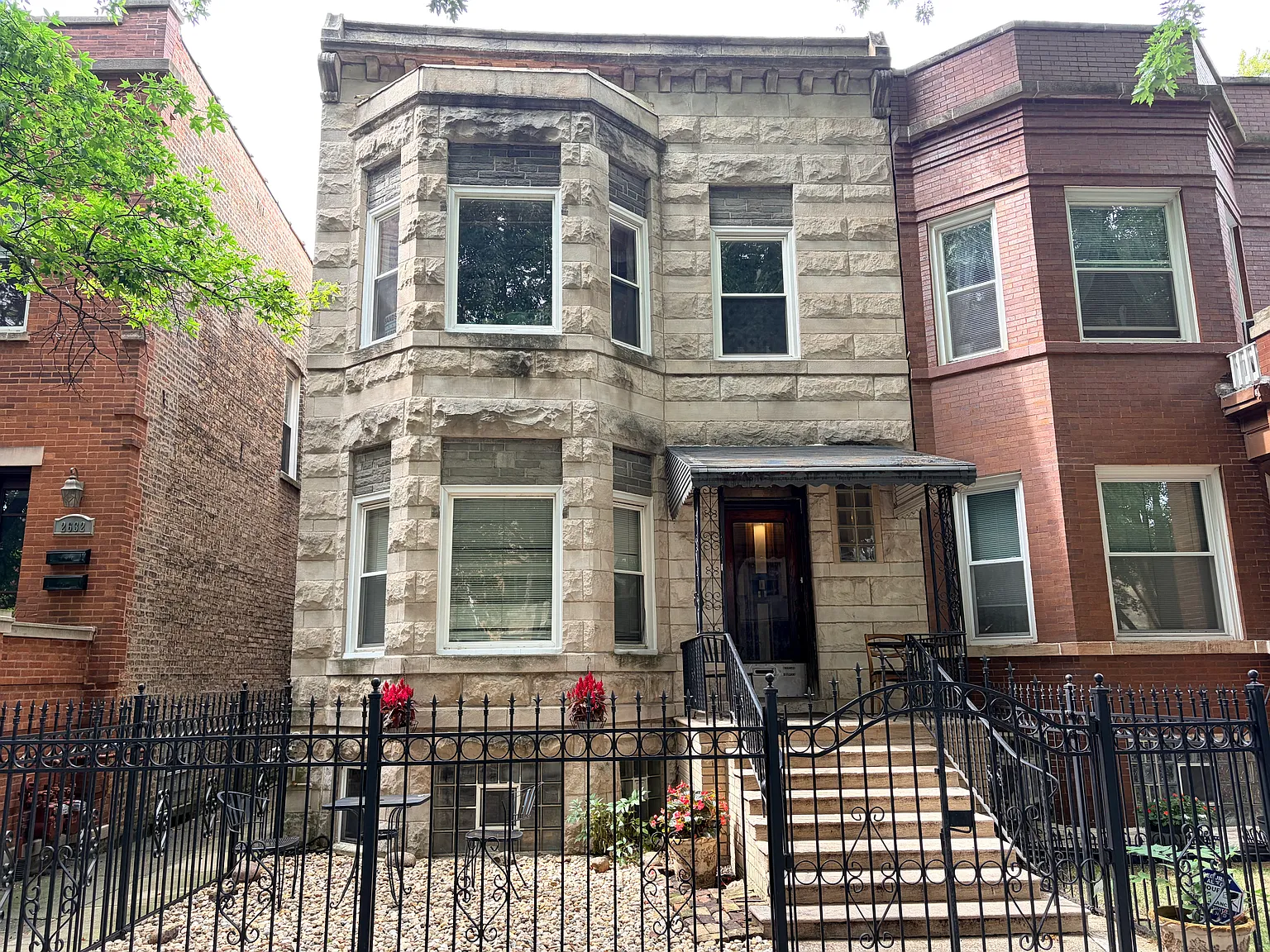 3 bed, 1.5 bath, 1100 sqft, $3,195 — Photo 1