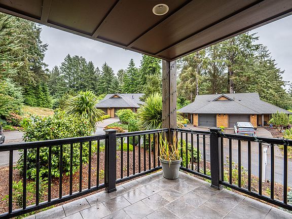 3rd image of 3095 NE Cascara Ct