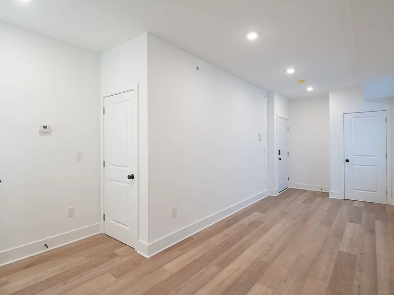 1513 W Girard Avenue — Photo 23