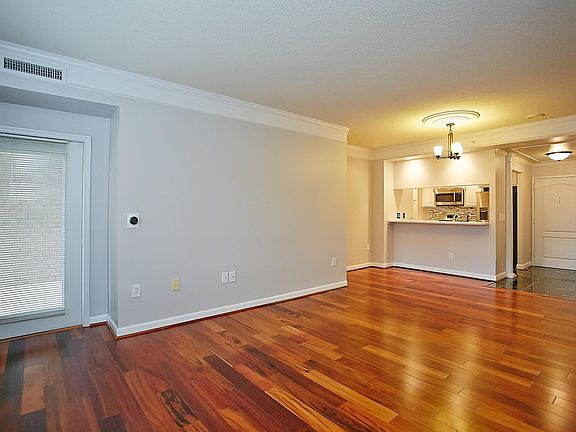 2nd image of 408-901 N Monroe St #408