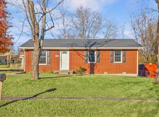 1412 Honeysuckle Dr, Hopkinsville, KY 42240