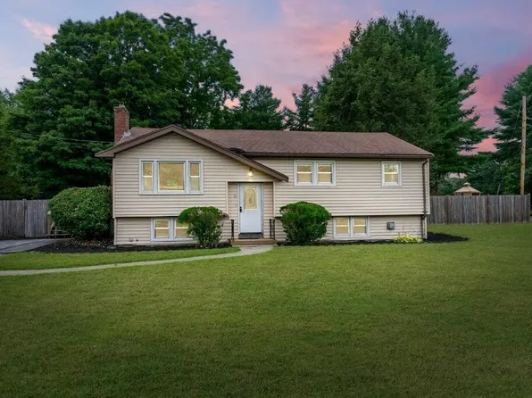 5 Black Pond Rd, Mansfield, MA 02048