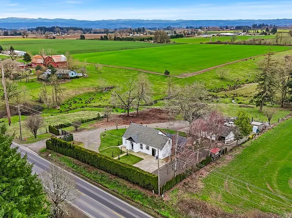 5900 Highway 211, Hubbard, OR 97032