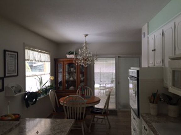 3rd image of 2833 Greentree Ln