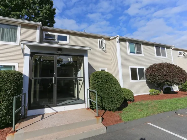 41 Saint Kolbe Dr APT D, Holyoke, MA 01040