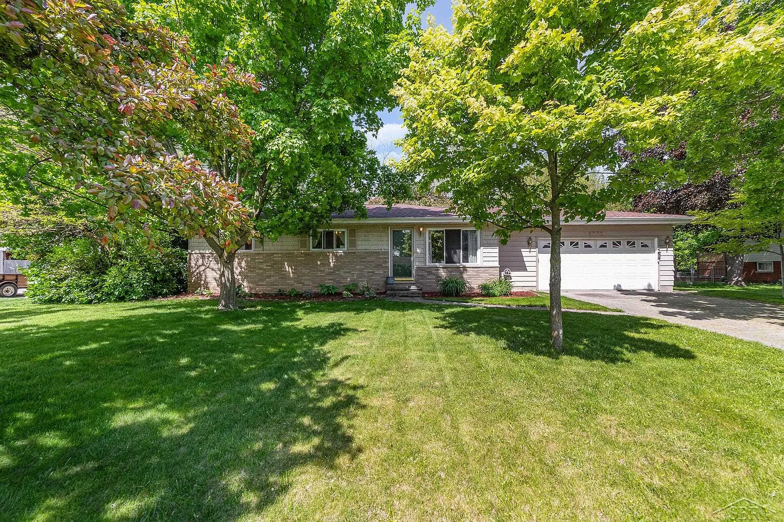 1773 Kingston Dr photo 1