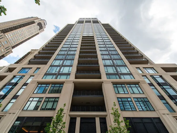 9 W Walton St #601, Chicago, IL 60610