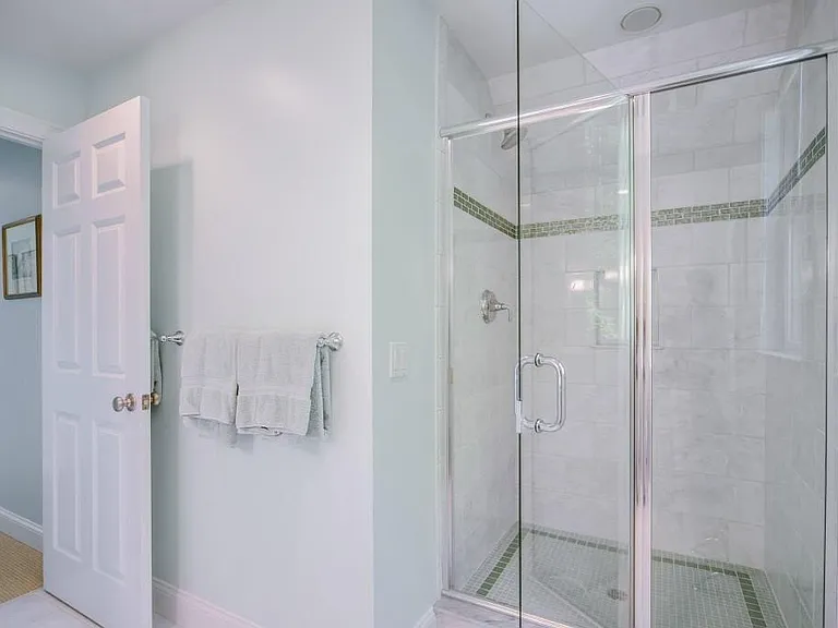 190 Coggeshall Ave — Photo 37