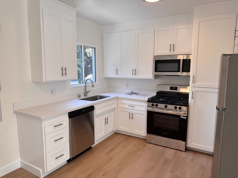1st image of 511 Montana Ave APT 8