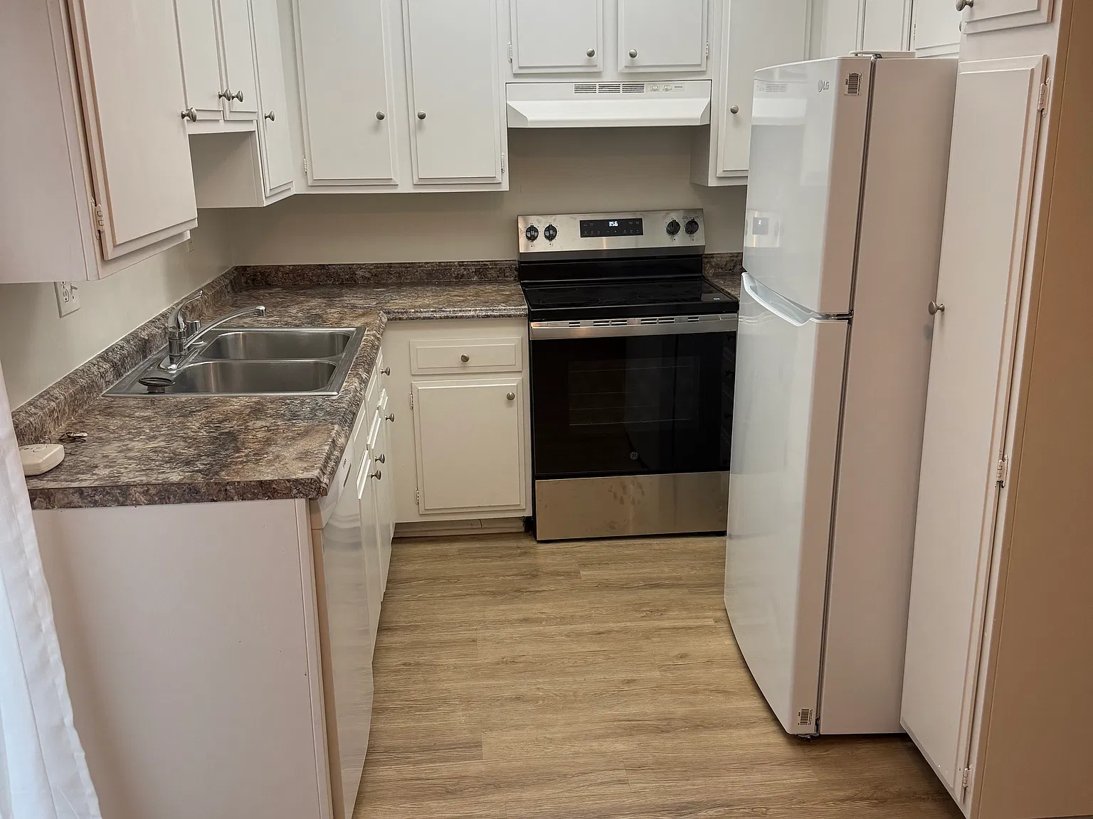 2 bed, 900 sqft, $2,950 — Photo 4