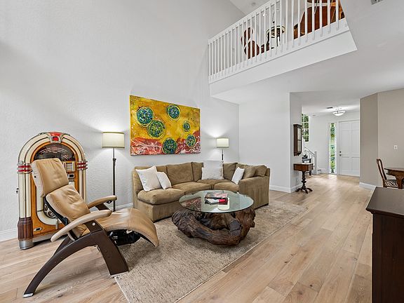 3rd image of 200 NE 14th Avenue #2