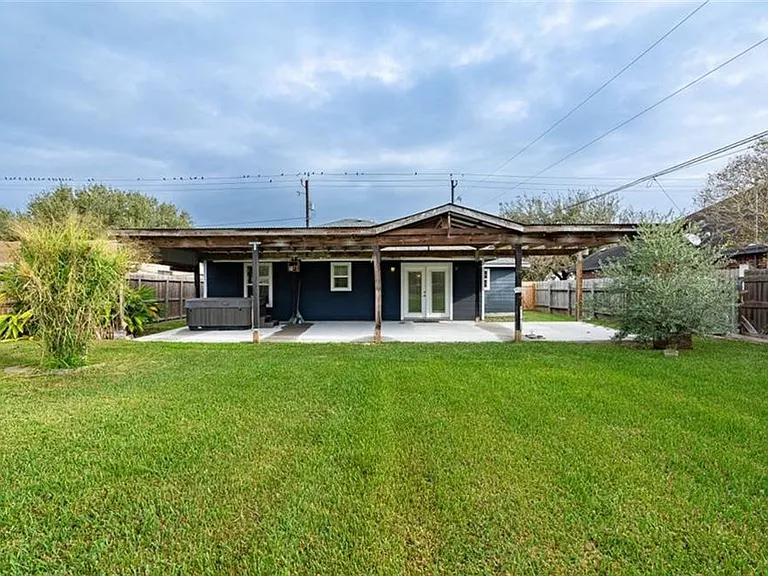 329 Yorktown Blvd — Photo 12