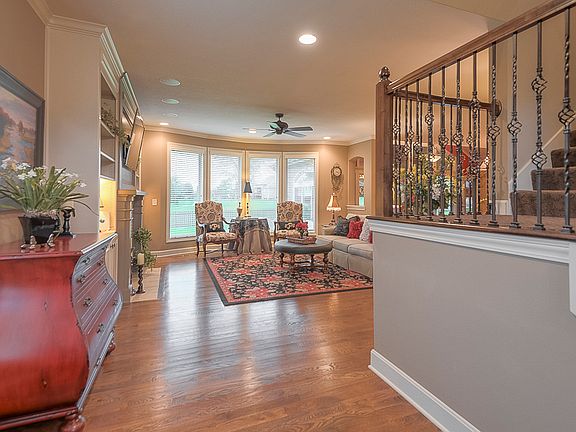 3rd image of 4230 NE Park Springs Ct