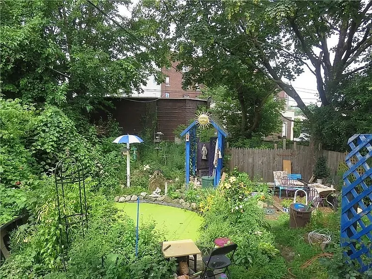 405 Alexander St — Photo 14