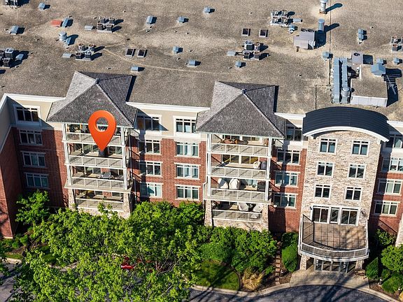 4th image of 425 Benjamin Dr APT 402