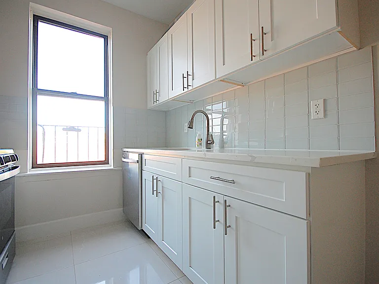 1034 Rutland Rd #2 — Photo 7