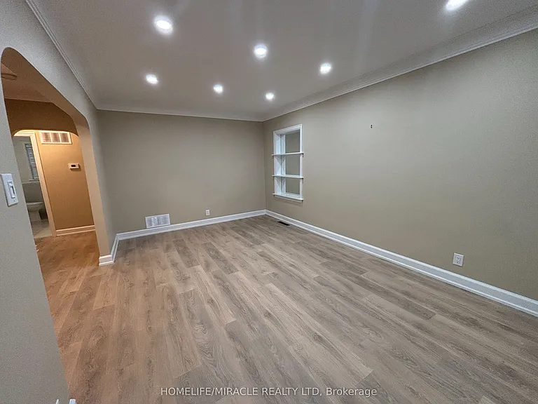 54 Hawman Ave #UPPER FLOOR — Photo 19