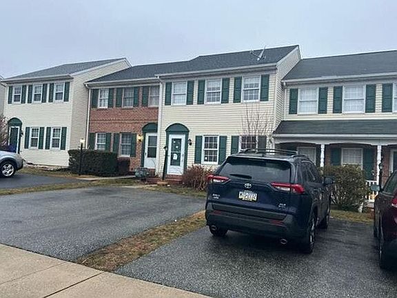 2nd image of 295 Robin Hill Cir