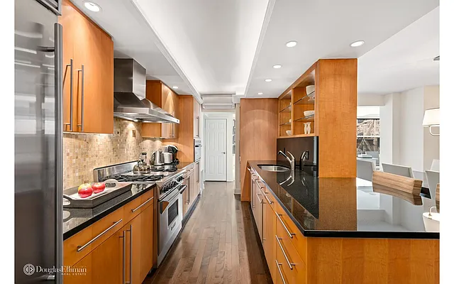 Sold by Douglas Elliman | media 6