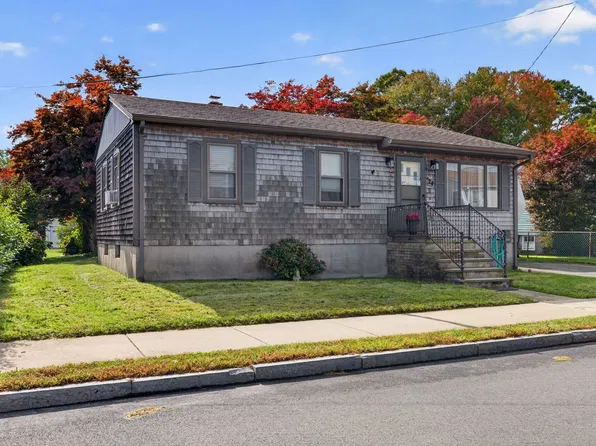 24 McCabe St, Dartmouth, MA 02748