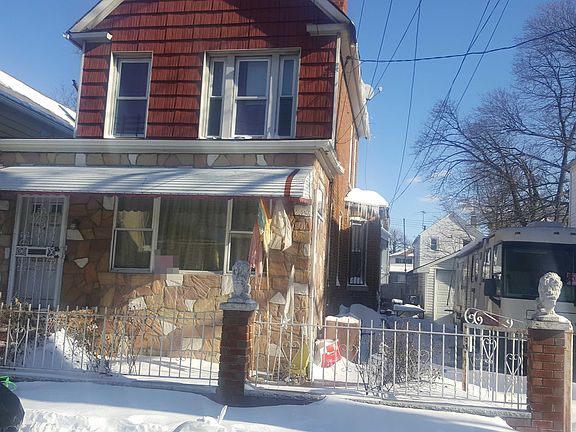 3rd image of 12027 142nd St