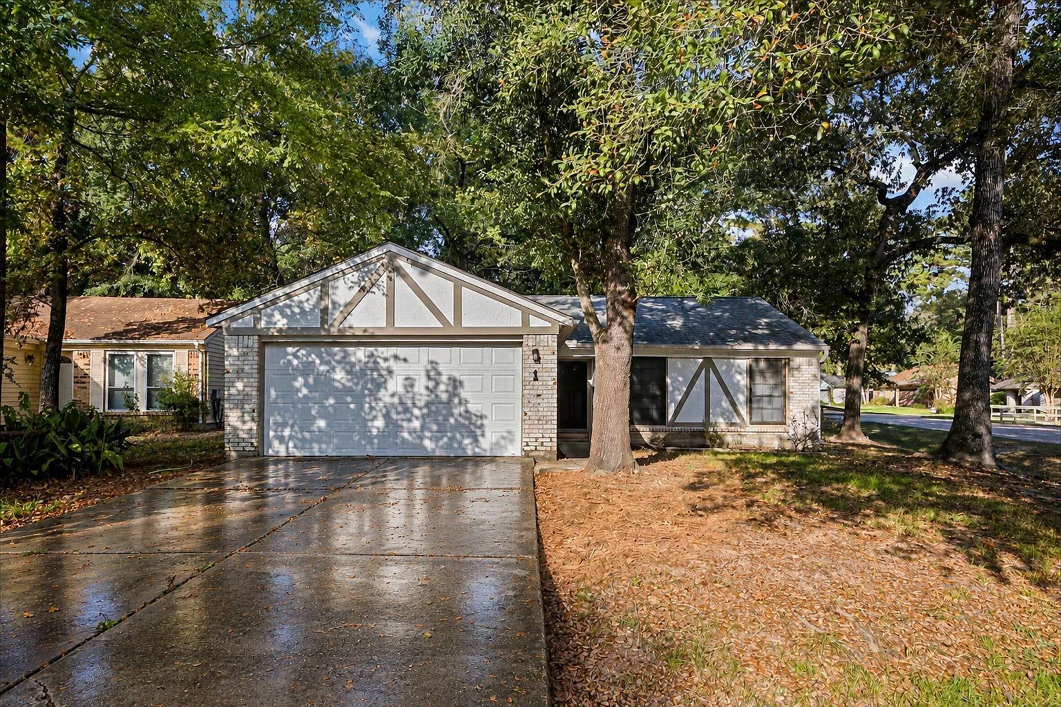 3 bed, 2.0 bath, 1330 sqft, $2,000 — Photo 1