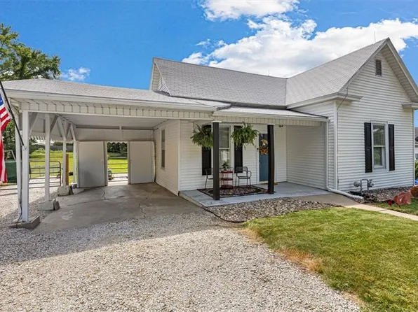 207 E Washington St, Kearney, MO 64060