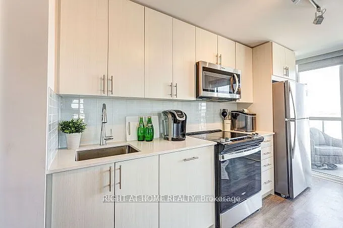 Building Photo - 2550 Simcoe St N #1807