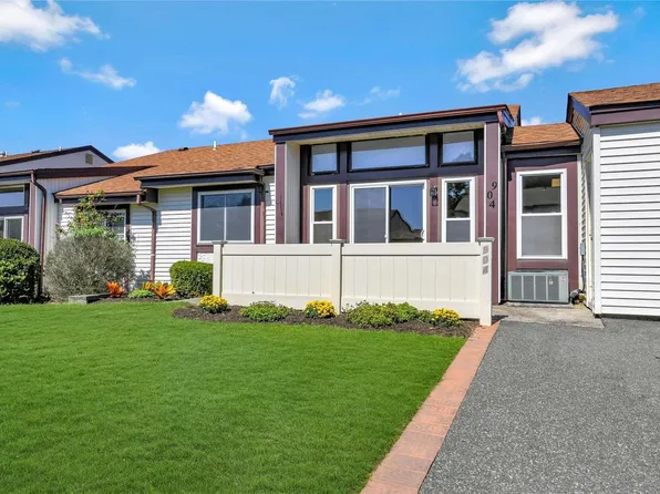 904 Gotham S #904, Saint James, NY 11780