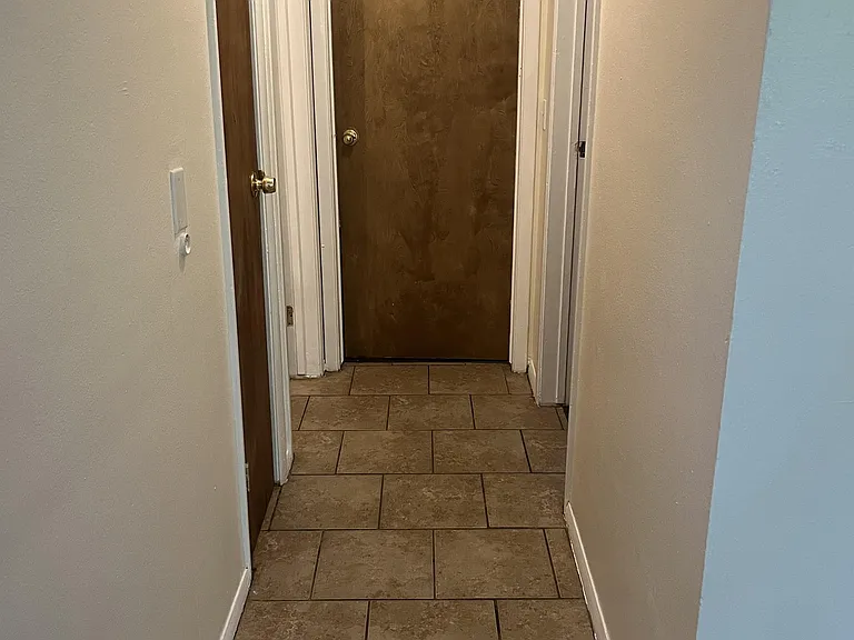 943 N 11th St #3 — Photo 5
