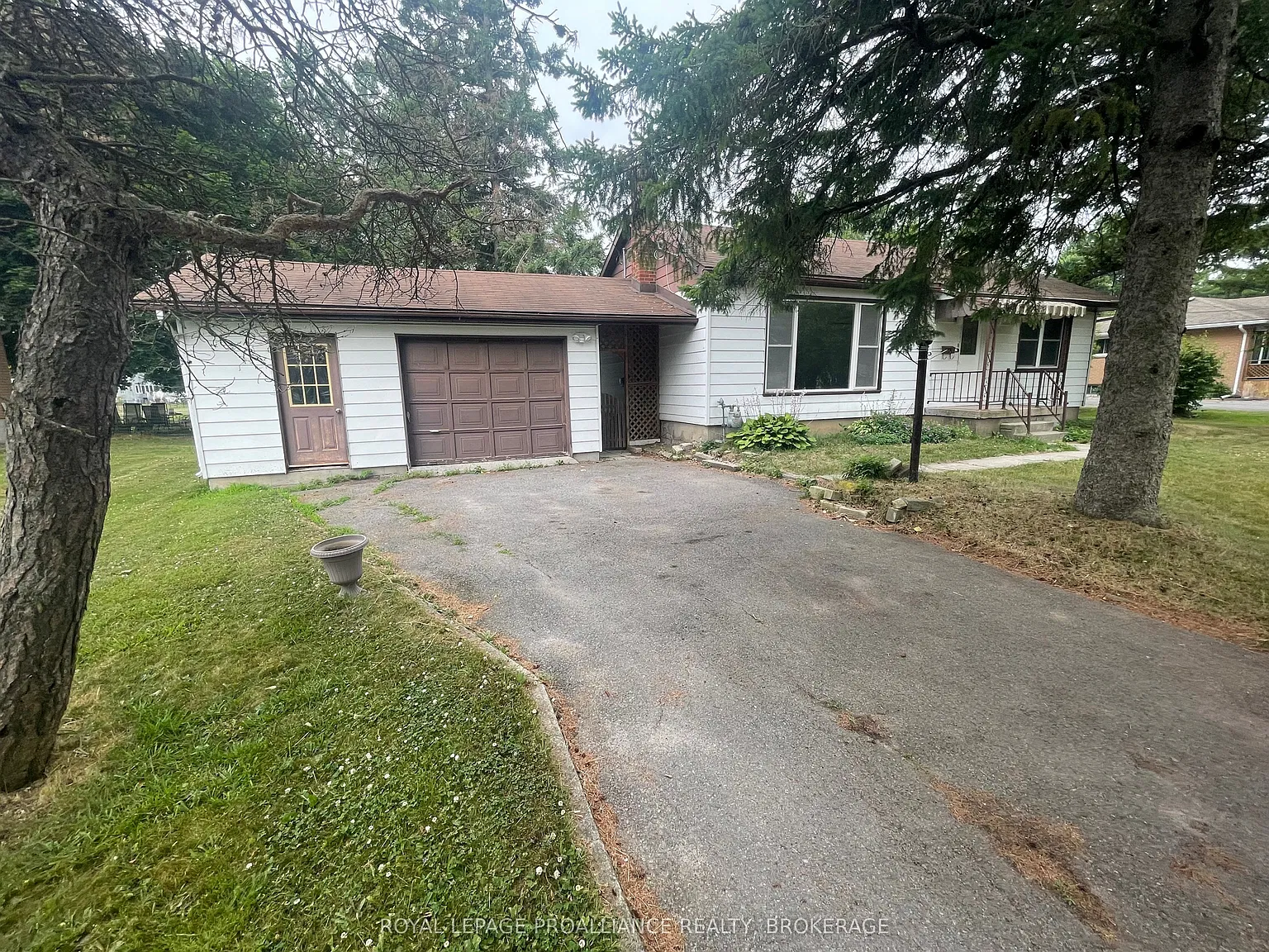 4 bed, $2,500 — Photo 2