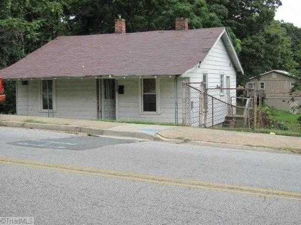 2003 Thurmond St, Winston Salem, NC 27105