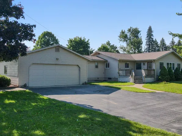 8144 Cairn Hwy, Elk Rapids, MI 49629